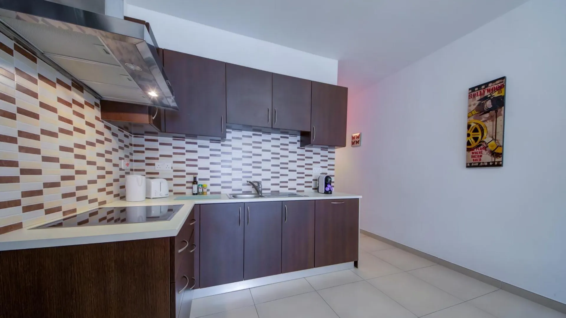 Prime Location, Modern Apartment In St Julian'S, Paceville, Apt 8 By Vaganza San Ġiljan