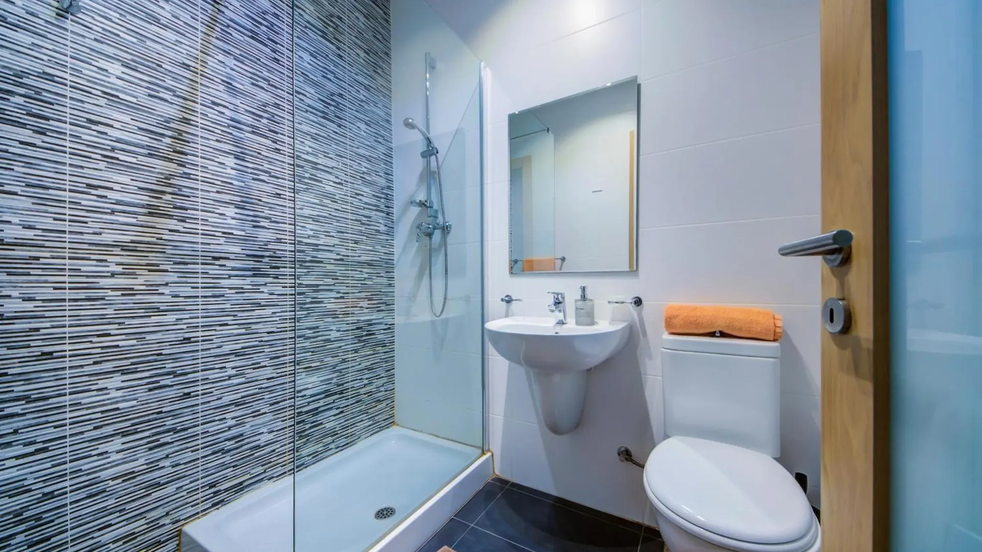 Prime Location, Modern Apartment In St Julian'S, Paceville, Apt 8 By Vaganza San Ġiljan